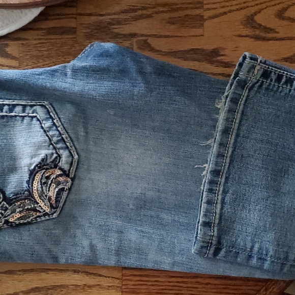 Miss Me Jean's Style#JP585382 Size 27 - Picture 5 of 5